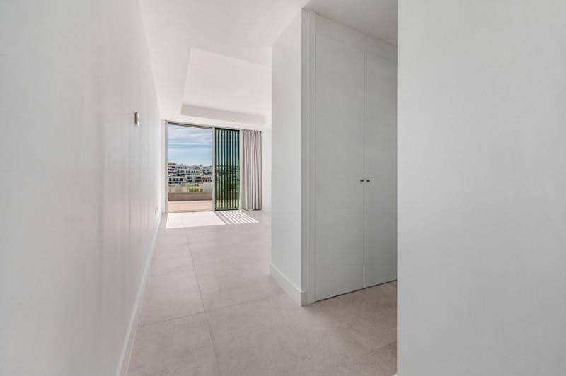 4 bedroom Penthouse for rent in Marbella with pool garage - € 6,500 (Ref: 9824589)