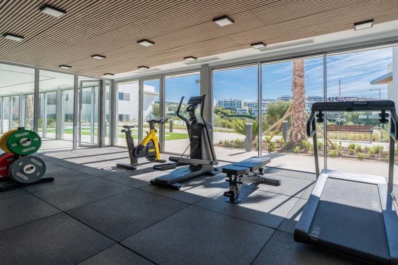 4 bedroom Penthouse for rent in Marbella with pool garage - € 6,500 (Ref: 9824589)