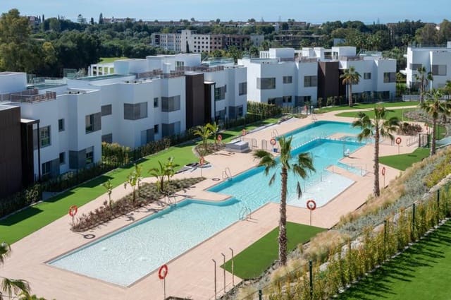 4 bedroom Penthouse for rent in Bahía de Marbella, Marbella with pool garage - € 6,500 (Ref: 9824589)