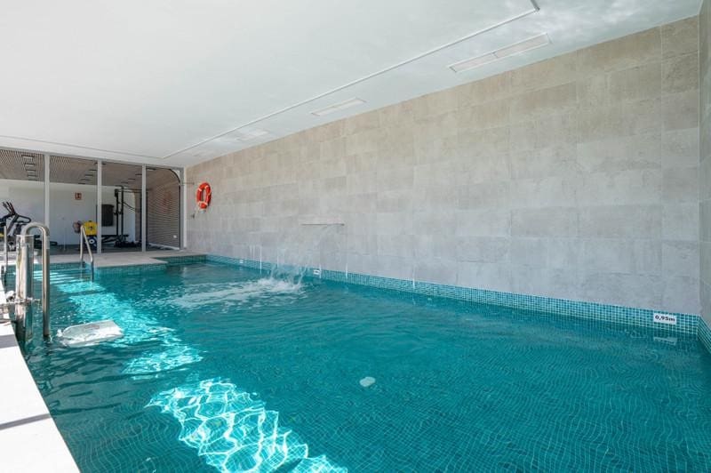 4 bedroom Penthouse for rent in Marbella with pool garage - € 6,500 (Ref: 9824589)