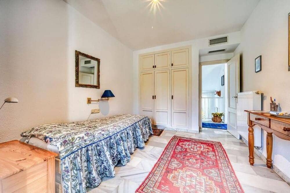 4 soveværelse Villa til salg i Marbella med swimmingpool garage - € 1.950.000 (Ref: 9824590)