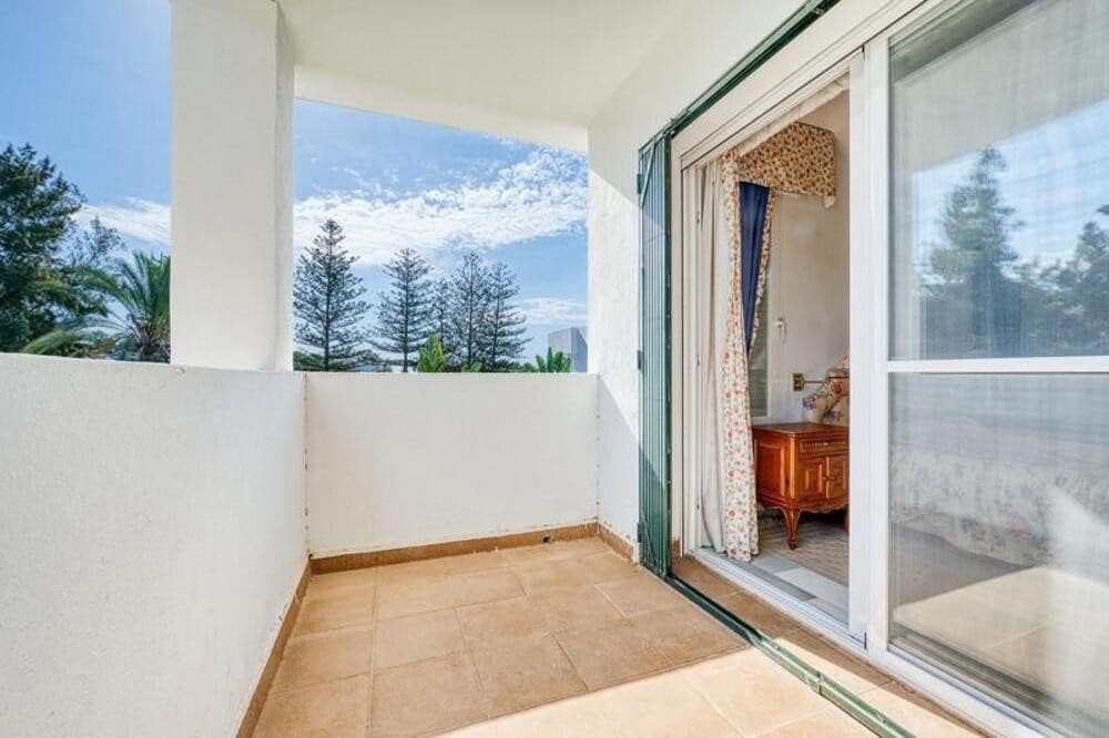 4 soveværelse Villa til salg i Marbella med swimmingpool garage - € 1.950.000 (Ref: 9824590)