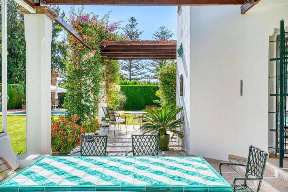 4 soveværelse Villa til salg i Marbella med swimmingpool garage - € 1.950.000 (Ref: 9824590)