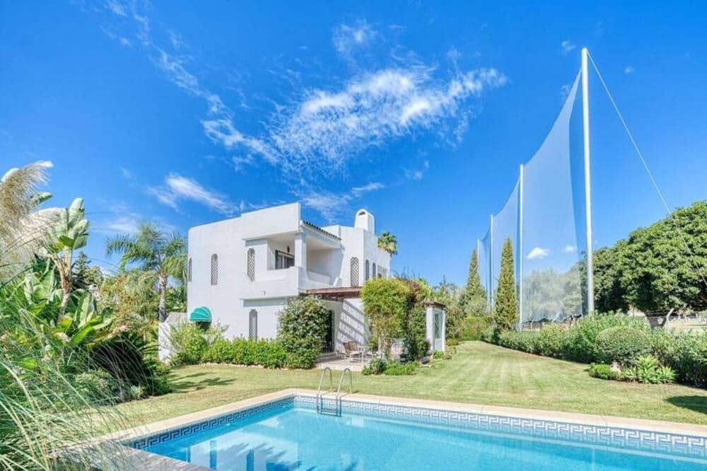 4 soveværelse Villa til salg i Marbella med swimmingpool garage - € 1.950.000 (Ref: 9824590)