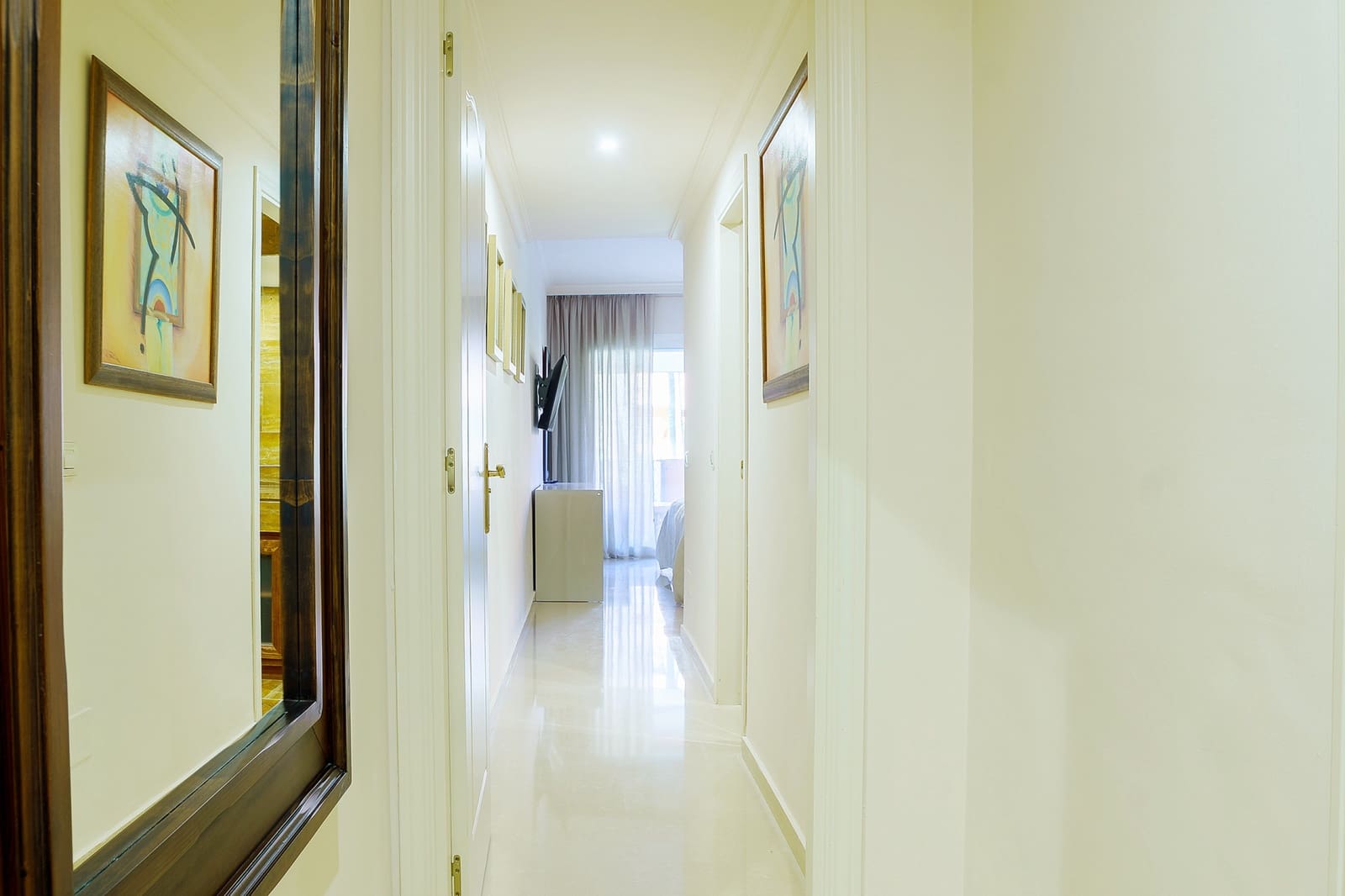 2 bedroom Apartment for rent in Marbella with pool garage - € 4,500 (Ref: 9826146)