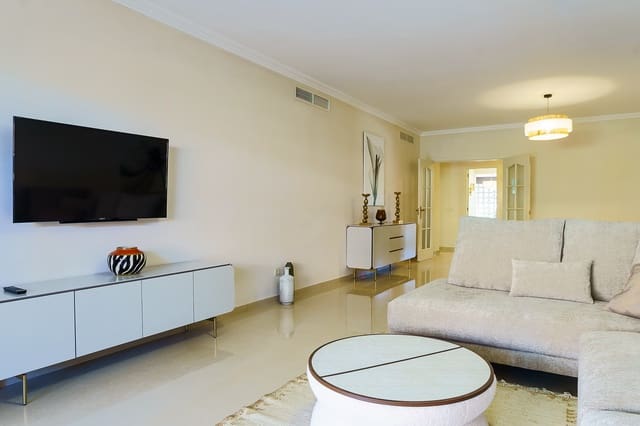 2 bedroom Apartment for rent in Puerto Banus, Marbella with pool garage - € 4,500 (Ref: 9826146)
