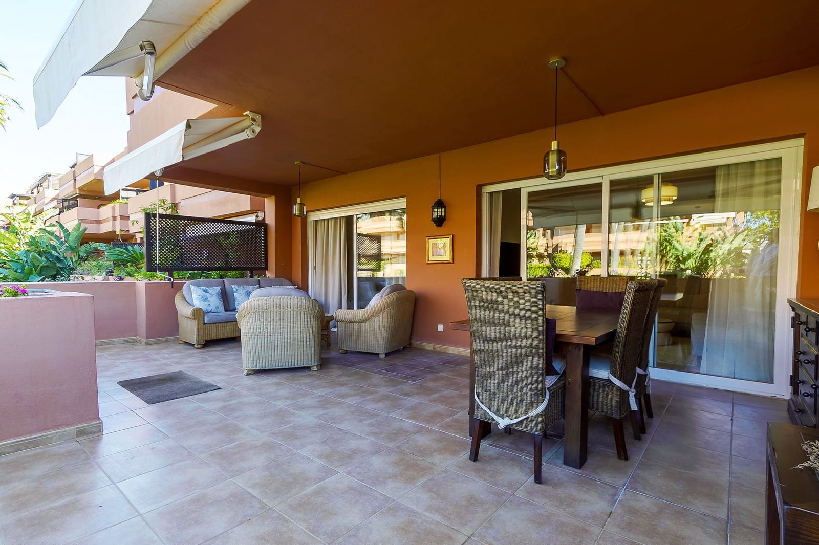 2 bedroom Apartment for rent in Marbella with pool garage - € 4,500 (Ref: 9826146)
