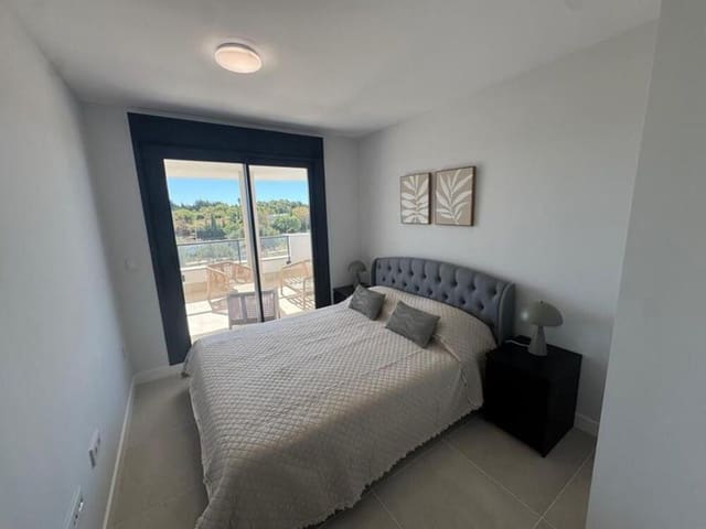 3 sovrum Lägenhet att hyra i La Concha - Resina Golf, Estepona med pool garage - 2 400 € (Ref: 9828203)