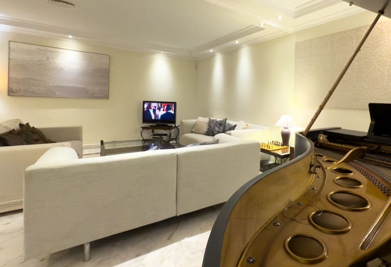 6 quarto Moradia para arrendamento para férias em Marbella com piscina Garagem - 7 000 € (Ref: 9828204)