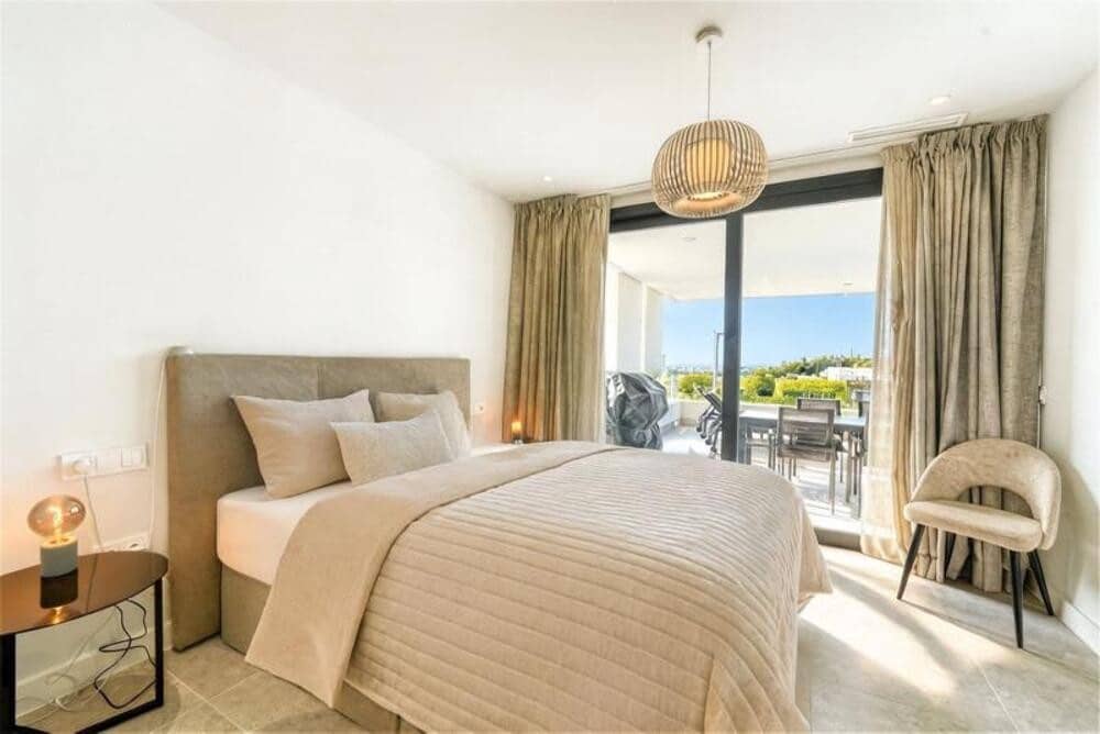 3 bedroom Apartment for rent in Estepona with pool garage - € 2,950 (Ref: 9828205)