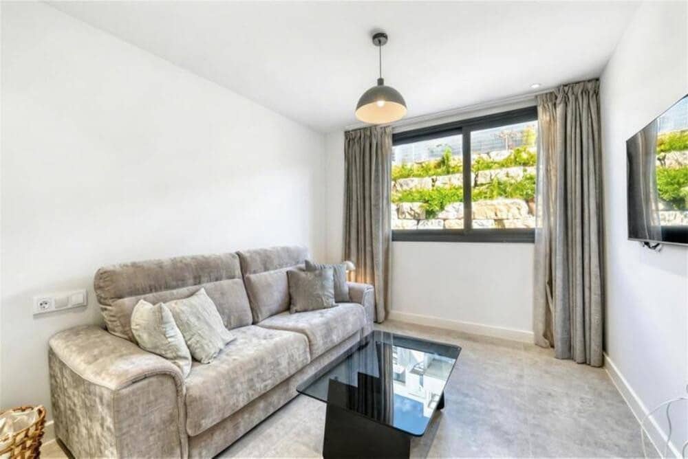 3 bedroom Apartment for rent in Estepona with pool garage - € 2,950 (Ref: 9828205)