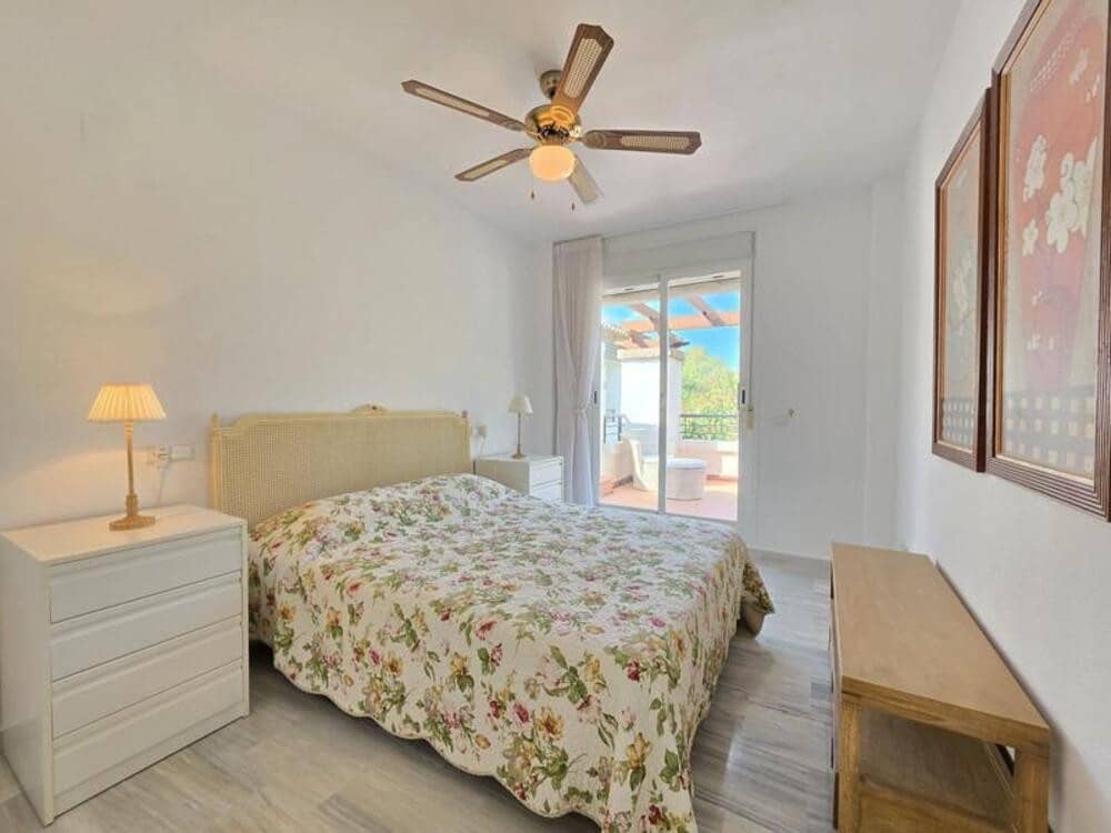 3 bedroom Penthouse for sale in Los Arqueros with pool garage - € 535,000 (Ref: 9828206)