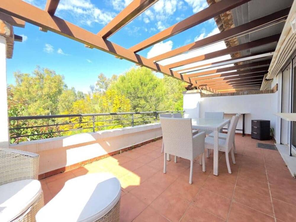 3 bedroom Penthouse for sale in Los Arqueros with pool garage - € 535,000 (Ref: 9828206)