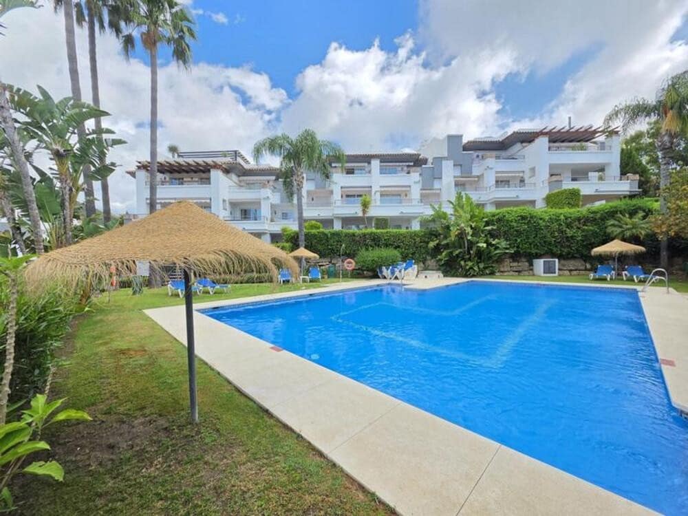 3 bedroom Penthouse for sale in Los Arqueros with pool garage - € 535,000 (Ref: 9828206)