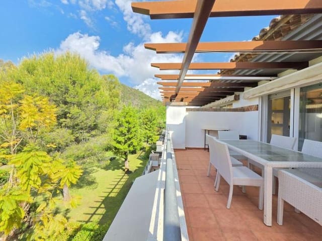 3 chambre Penthouse à vendre à Los Arqueros, Benahavís avec piscine garage - 535 000 € (Ref: 9828206)