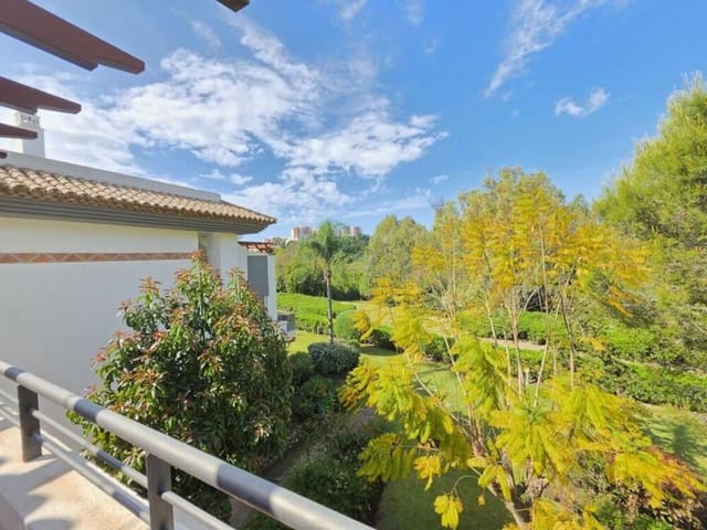 3 chambre Penthouse à vendre à Los Arqueros, Benahavís avec piscine garage - 535 000 € (Ref: 9828206)