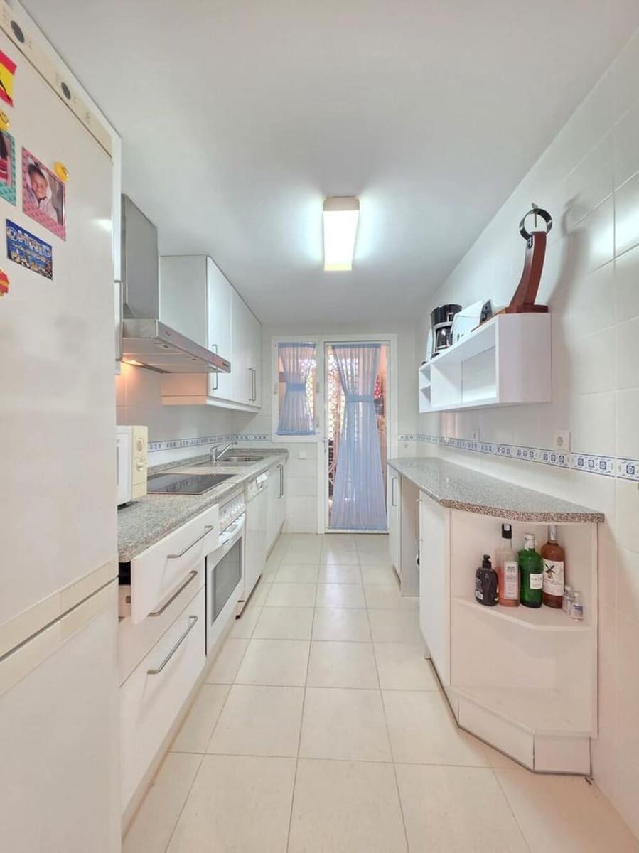 3 bedroom Penthouse for sale in Los Arqueros with pool garage - € 535,000 (Ref: 9828206)