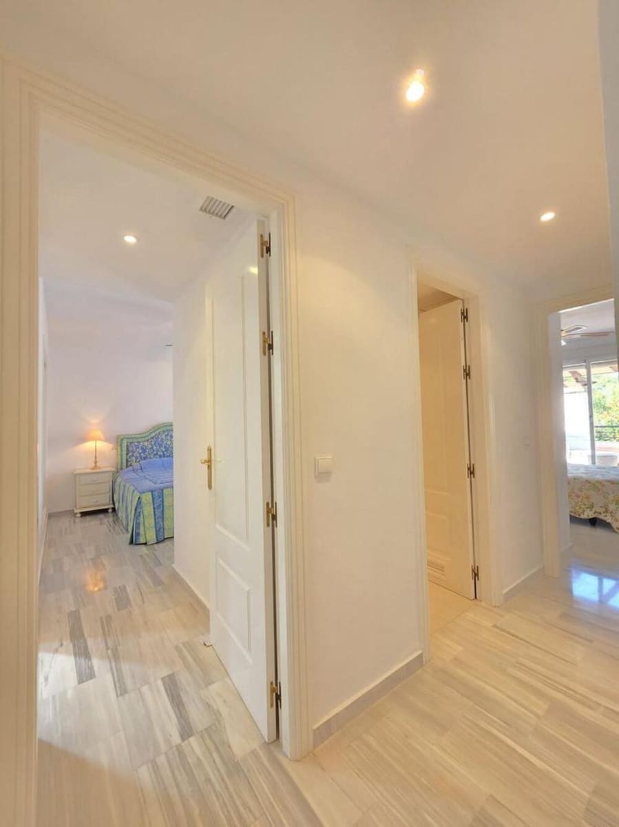 3 bedroom Penthouse for sale in Los Arqueros with pool garage - € 535,000 (Ref: 9828206)