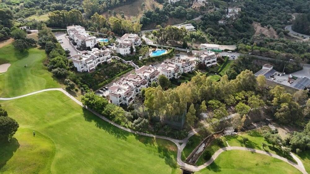 3 bedroom Penthouse for sale in Los Arqueros with pool garage - € 535,000 (Ref: 9828206)