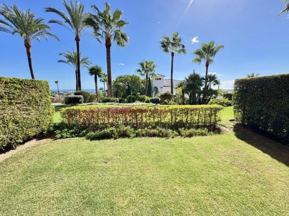 2 soveværelse Lejlighed til salg i Los Flamingos med swimmingpool garage - € 550.000 (Ref: 9828207)