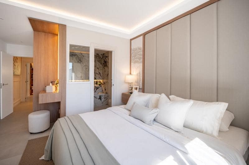 4 quarto Casa em Banda para venda em Marbella com piscina garagem - 895 000 € (Ref: 9830545)