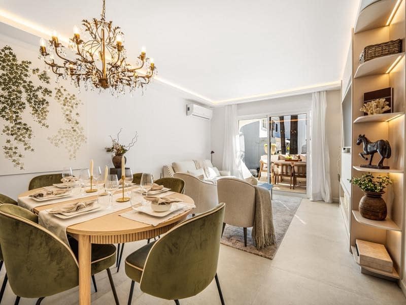 4 quarto Casa em Banda para venda em Marbella com piscina garagem - 895 000 € (Ref: 9830545)