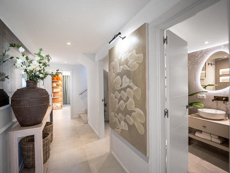 4 quarto Casa em Banda para venda em Marbella com piscina garagem - 895 000 € (Ref: 9830545)