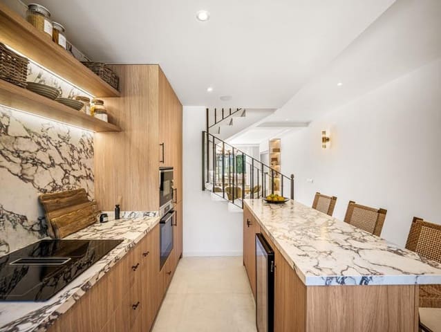 4 slaapkamer Huis te koop in Aloha Golf, Marbella met zwembad garage - € 895.000 (Ref: 9830545)