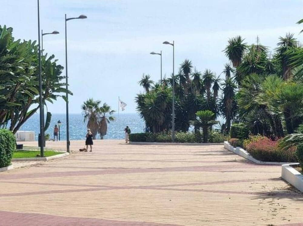 2 bedroom Apartment for holiday rental in Marbella with garage - € 1,800 (Ref: 9830546)