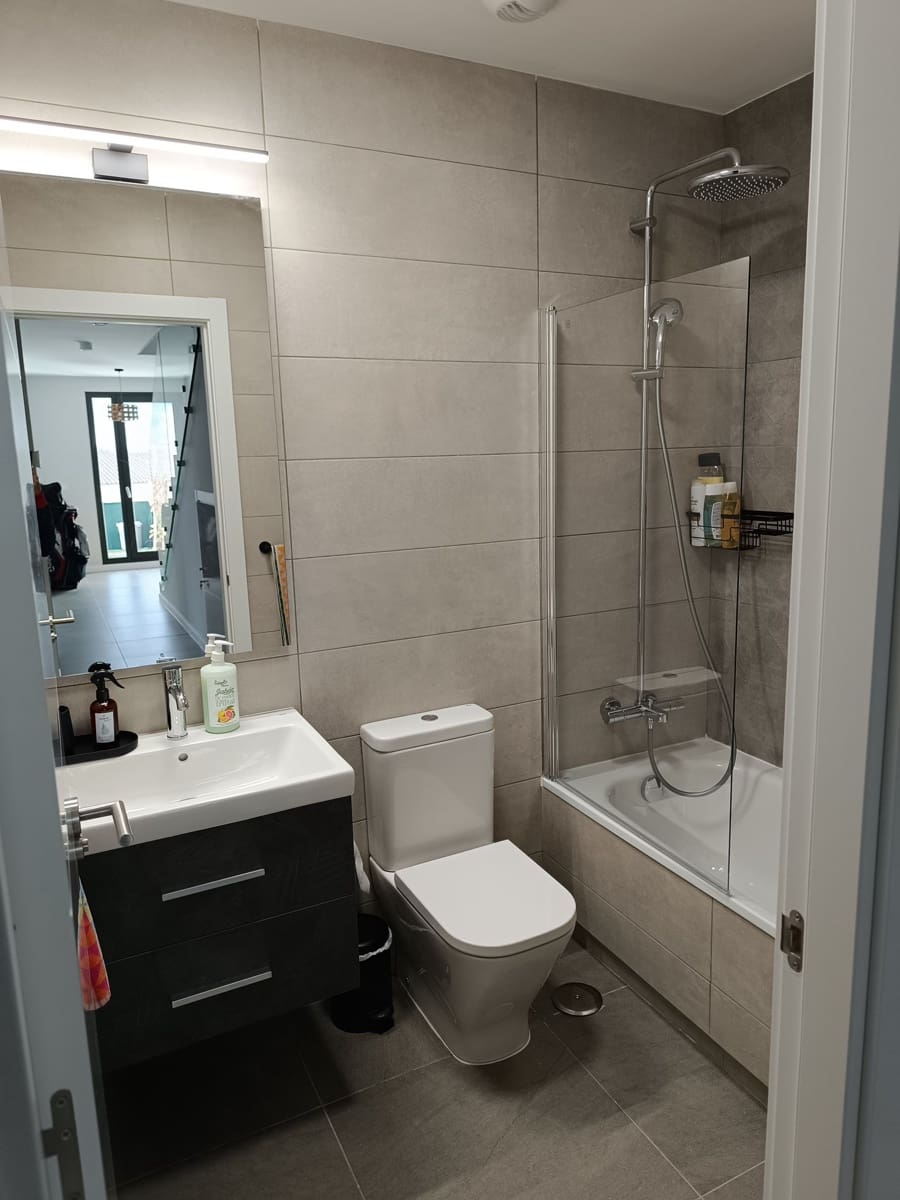 3 bedroom Semi-detached Villa for holiday rental in Riviera del Sol with pool garage - € 2,000 (Ref: 9830547)