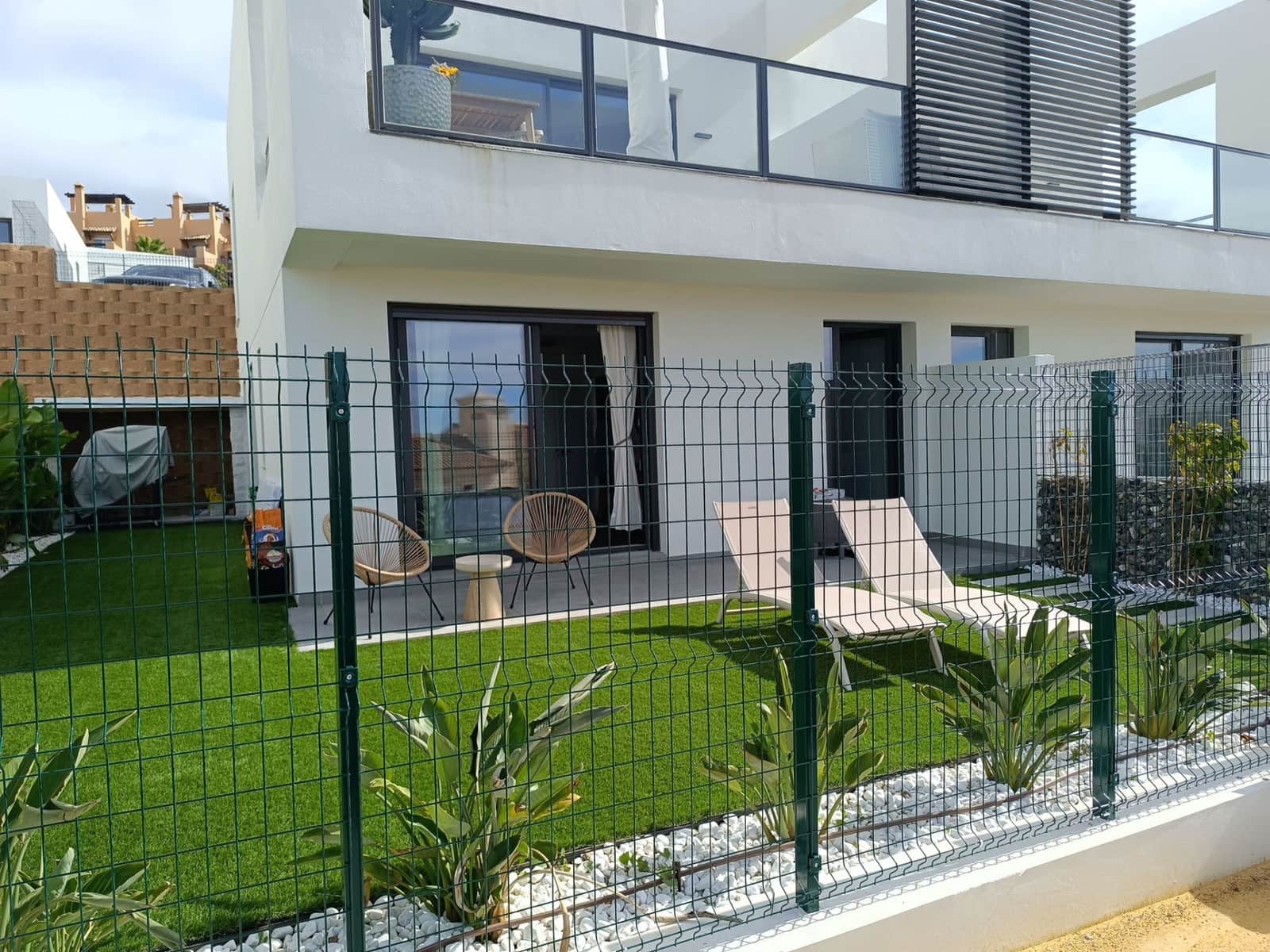 3 bedroom Semi-detached Villa for holiday rental in Riviera del Sol with pool garage - € 2,000 (Ref: 9830547)