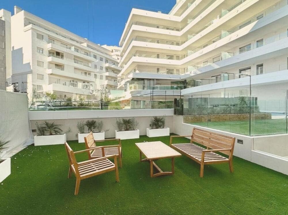 2 slaapkamer Appartement te huur in Marbella met zwembad garage - € 2.300 (Ref: 9833172)