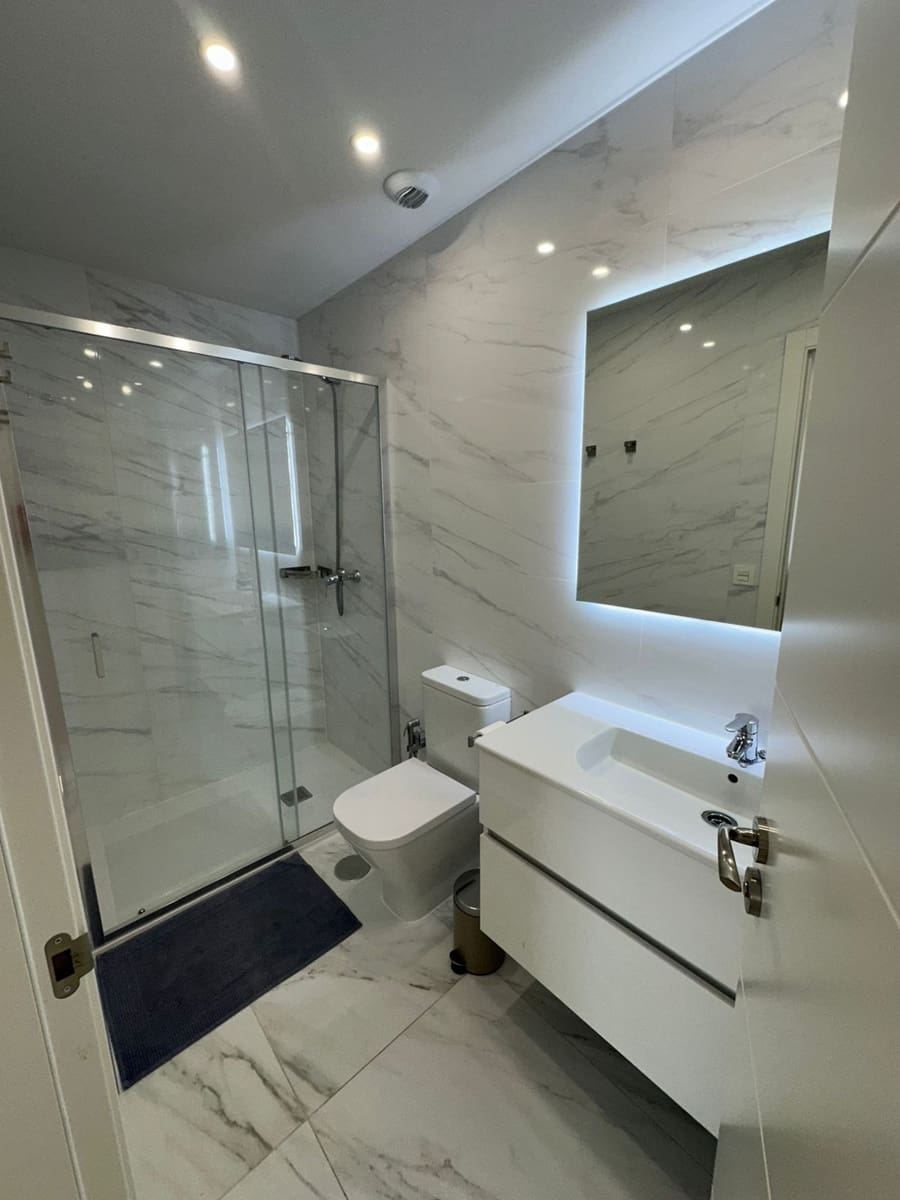 2 slaapkamer Appartement te huur in Marbella met zwembad garage - € 2.300 (Ref: 9833172)