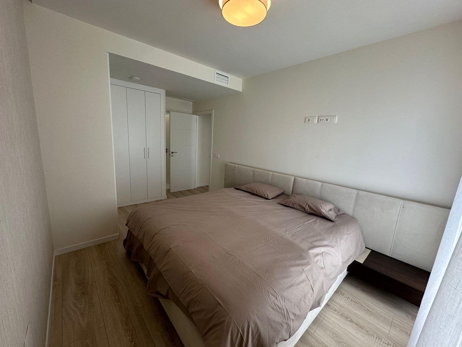 2 slaapkamer Appartement te huur in Marbella met zwembad garage - € 2.300 (Ref: 9833172)