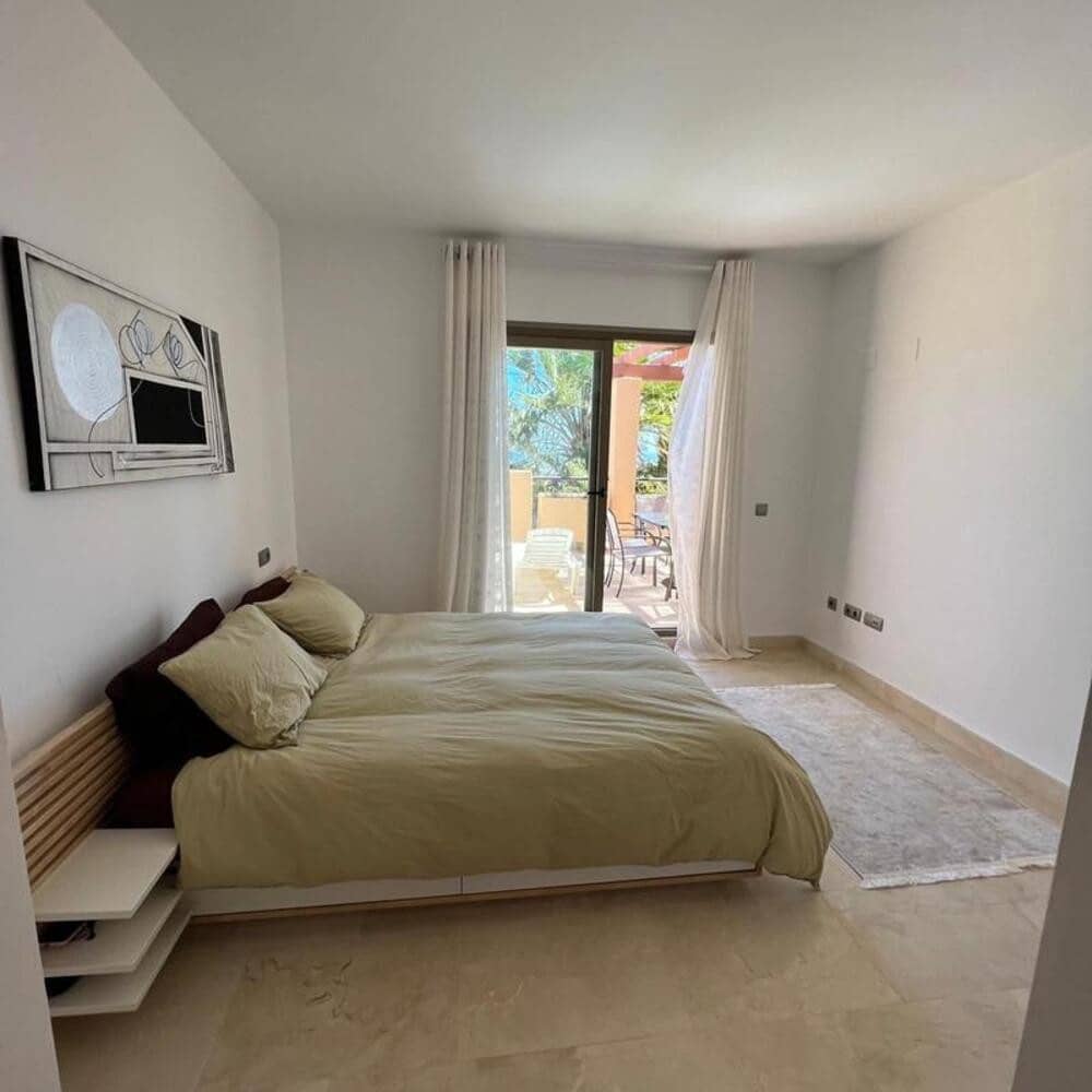 2 bedroom Penthouse for rent in Benahavis with pool garage - € 2,500 (Ref: 9835079)