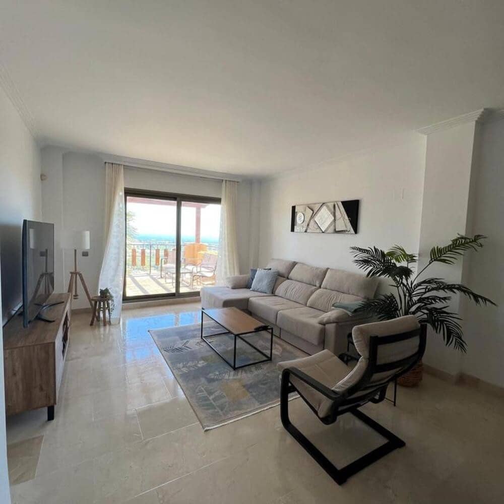 2 bedroom Penthouse for rent in Benahavis with pool garage - € 2,500 (Ref: 9835079)