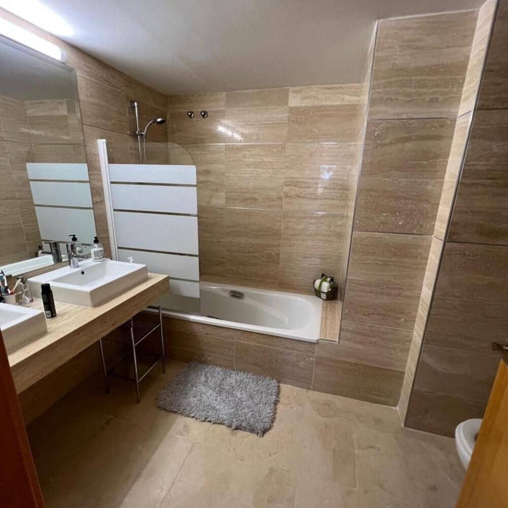 2 bedroom Penthouse for rent in Benahavis with pool garage - € 2,500 (Ref: 9835079)