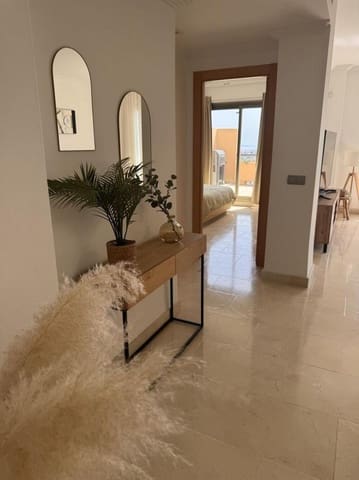 Penthouse de 2 chambres à louer à El Paraíso, Benahavís avec piscine garage - 2 500 € (Ref: 9835079)