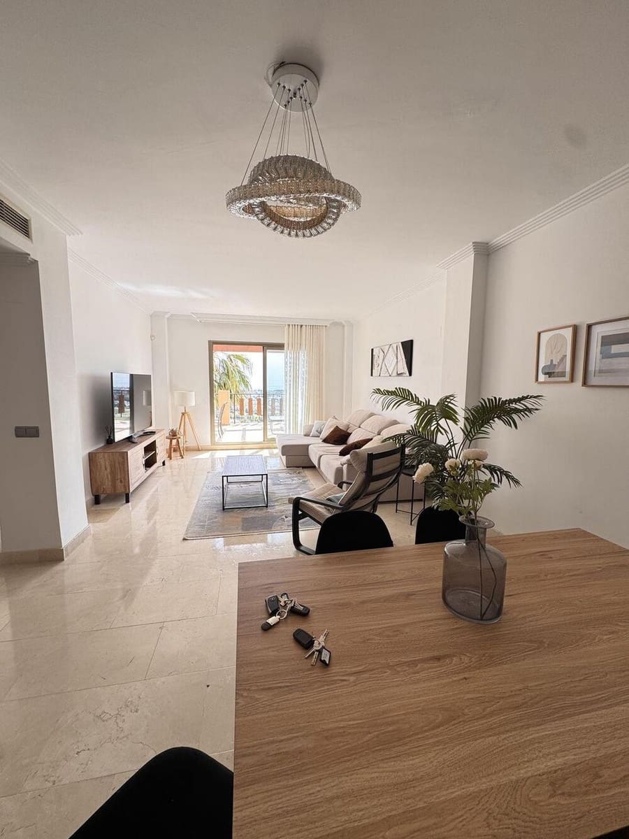 2 bedroom Penthouse for rent in Benahavis with pool garage - € 2,500 (Ref: 9835079)