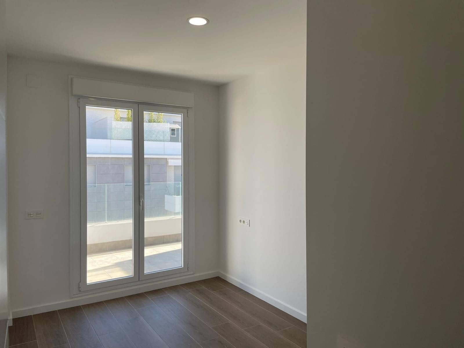 2 slaapkamer Appartement te huur in Marbella met zwembad garage - € 2.300 (Ref: 9835080)