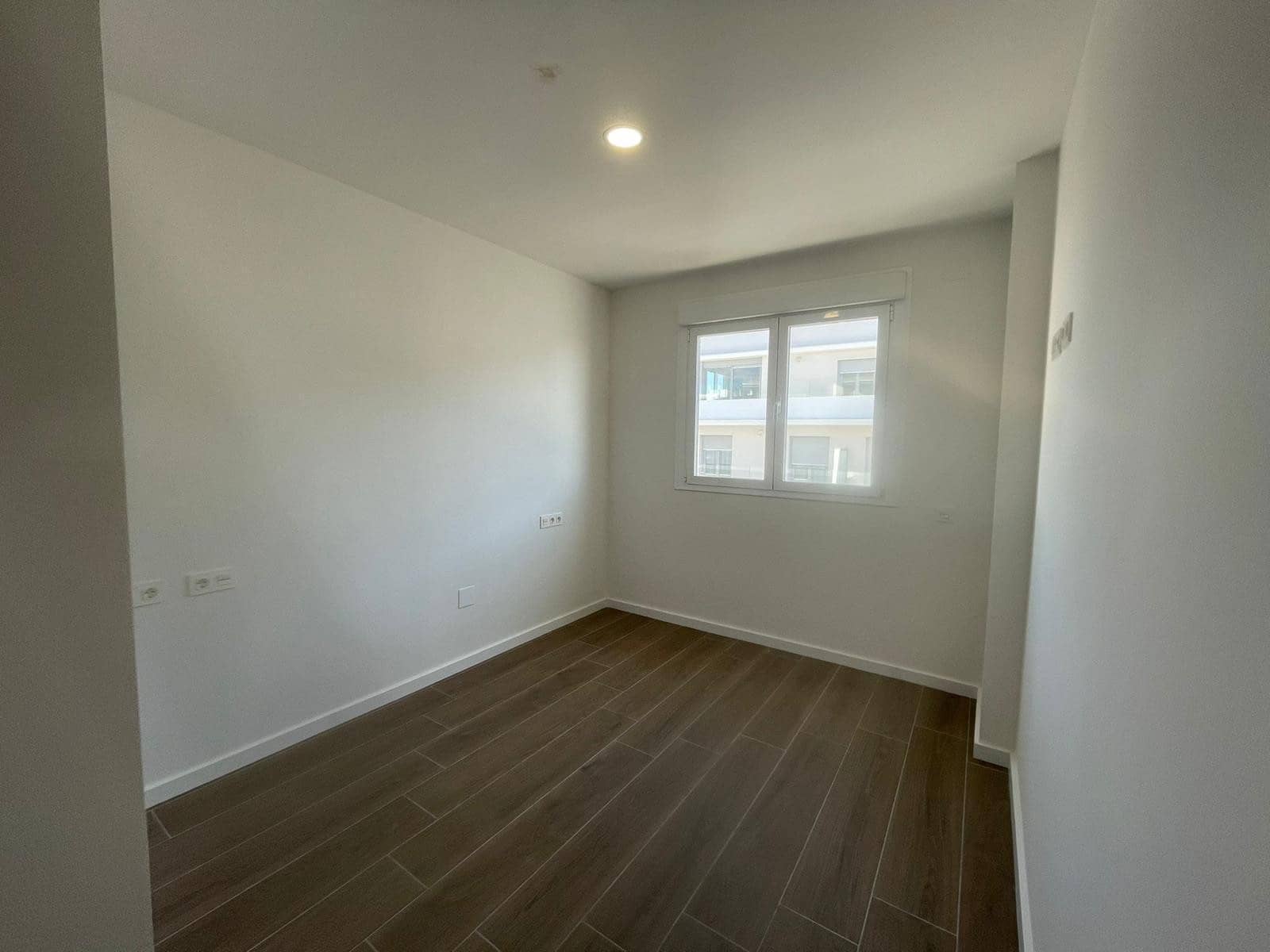 2 slaapkamer Appartement te huur in Marbella met zwembad garage - € 2.300 (Ref: 9835080)