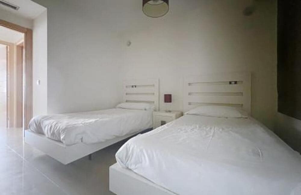 2 bedroom Apartment for sale in El Paraiso with pool garage - € 399,000 (Ref: 9838827)