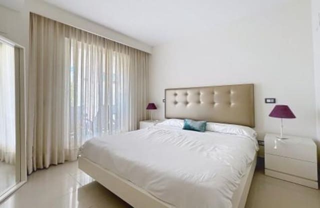 2 soverom Leilighet til salgs i El Paraiso, Estepona med svømmebasseng garasje - € 399 000 (Ref: 9838827)