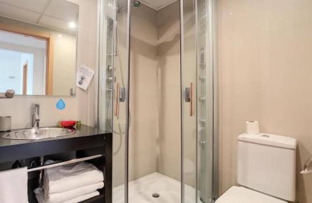 2 bedroom Apartment for sale in El Paraiso with pool garage - € 399,000 (Ref: 9838827)
