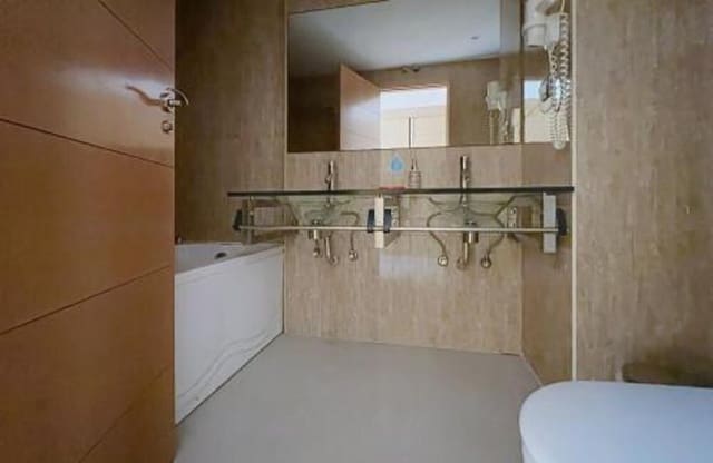 2 soverom Leilighet til salgs i El Paraiso, Estepona med svømmebasseng garasje - € 399 000 (Ref: 9838827)