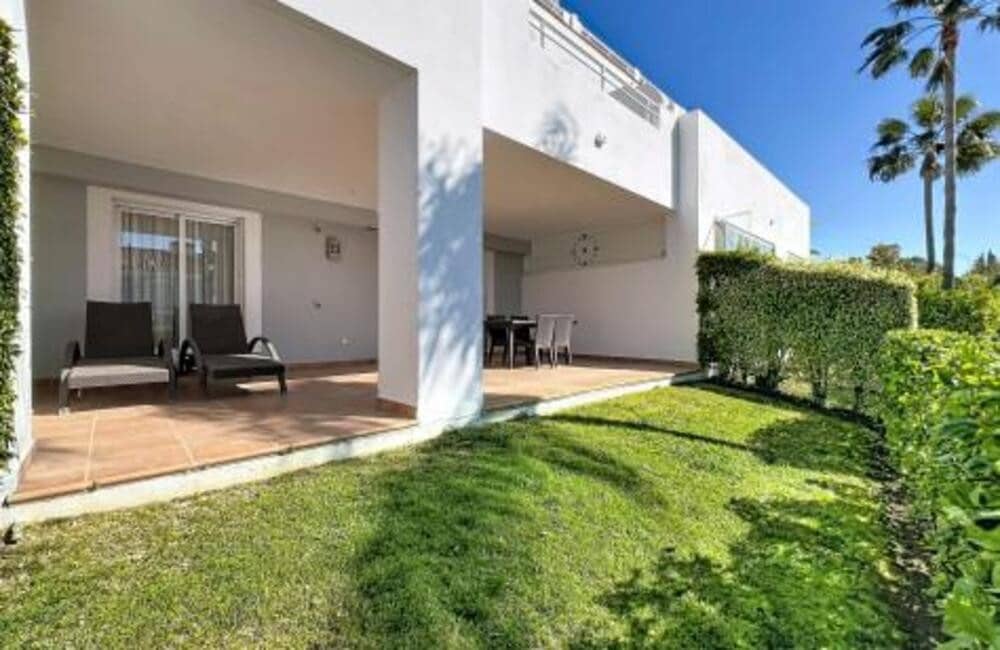 2 bedroom Apartment for sale in El Paraiso with pool garage - € 399,000 (Ref: 9838827)