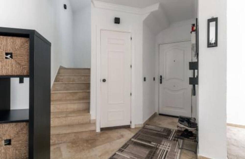 3 makuuhuone Omakotitalo myytävänä paikassa Marbella mukana uima-altaan - 495 000 € (Ref: 9838828)