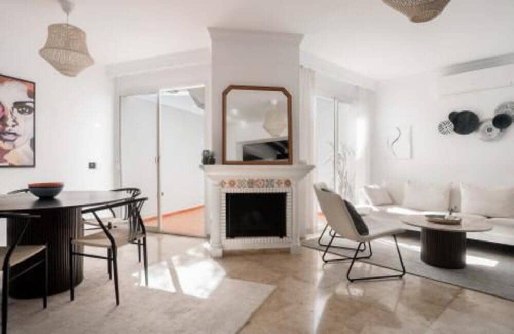 3 makuuhuone Omakotitalo myytävänä paikassa Marbella mukana uima-altaan - 495 000 € (Ref: 9838828)