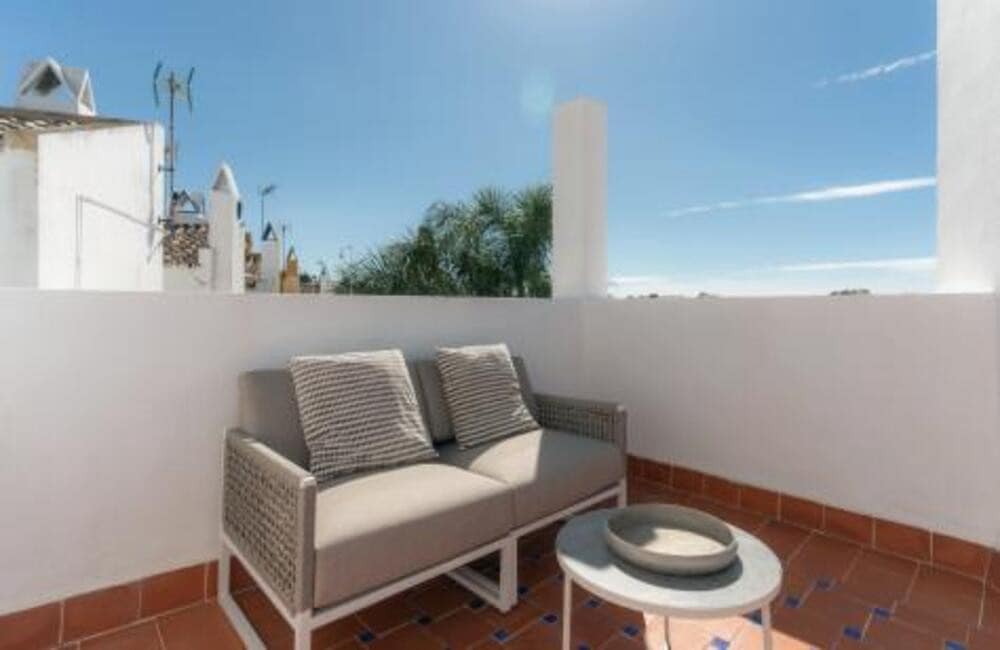 3 makuuhuone Omakotitalo myytävänä paikassa Marbella mukana uima-altaan - 495 000 € (Ref: 9838828)