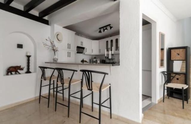 3 soverom Hus til salgs i Rodeo Alto - Guadaiza - La Campana, Marbella med svømmebasseng - € 495 000 (Ref: 9838828)
